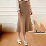 Gonna da donna in cashmere a linea A. Gonna in maglione lavorato a maglia di cashmere di lunghezza midi