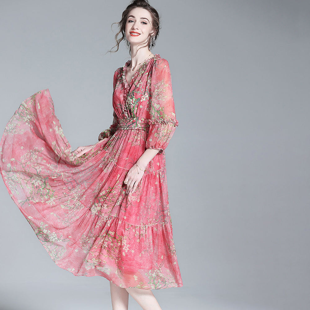 Abito midi di seta floreale rosa con abiti da seta con scollo a V arruffato