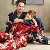 Pigiama di seta stampato di lusso per coppia pigiama coordinato in seta a maniche lunghe