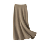 Gonna da donna in cashmere a linea A. Gonna in maglione lavorato a maglia di cashmere di lunghezza midi