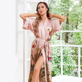 Abito kimono lungo di lusso da donna con motivo floreale vintage in pura seta di gelso al 100%.