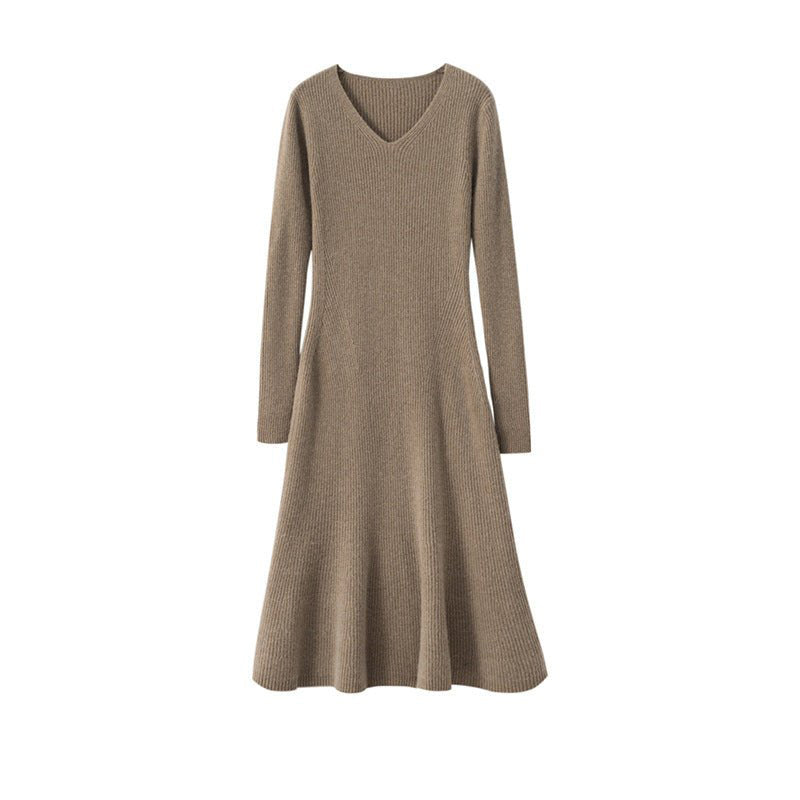 Abito Midi in Cashmere a Coste con Collo a V e Orlo Svasato, Modello a Sirena